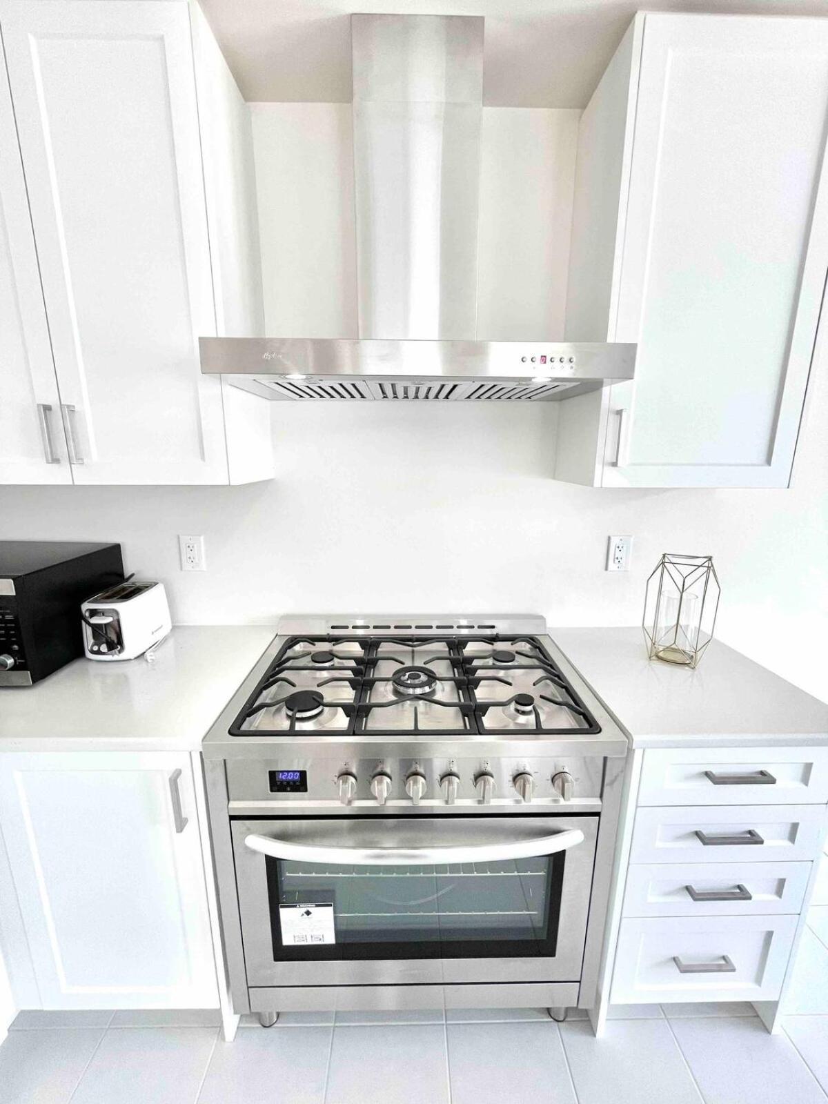 Large 5 Bedroom Newly Built Home Sleeps 12 Persons Thorold Buitenkant foto